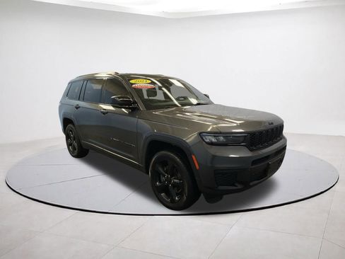 Used 2021 Jeep Grand Cherokee L Laredo image 1