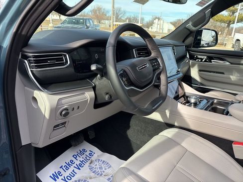 New 2026 Jeep Grand Wagoneer Summit AWD/4WD image 65