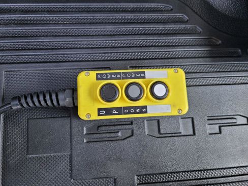 Used 2022 Ford F550 XL image 22