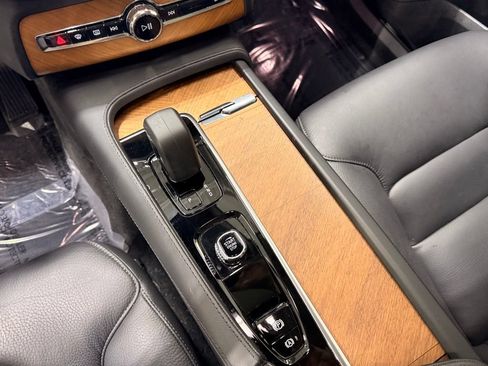 Used 2023 Volvo XC90 B6 Plus w/ Protection Package Premier AWD/4WD image 18