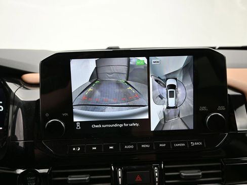 Used 2025 Nissan Pathfinder Platinum w/ Cargo Package AWD/4WD image 21