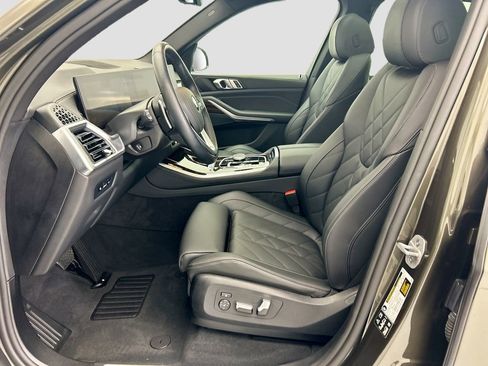 Certified 2025 BMW X5 xDrive40i w/ Parking Assistance Package image 18