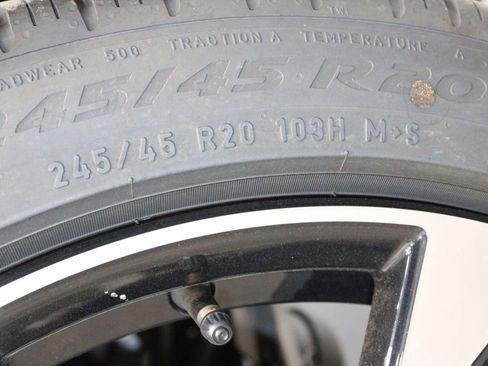 Used 2025 Volvo XC40 B5 Plus image 48