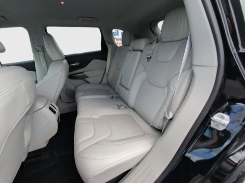 Used 2022 Jeep Cherokee Latitude Lux image 21