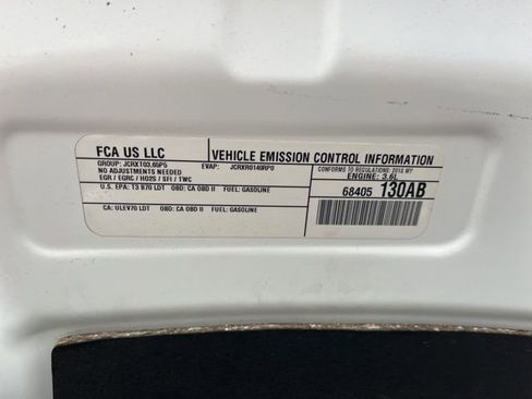 Used 2018 Chrysler Pacifica Touring-L w/ Premium Audio Group FWD image 25