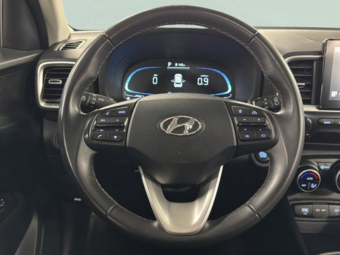 Used 2025 Hyundai Venue SEL FWD image 37