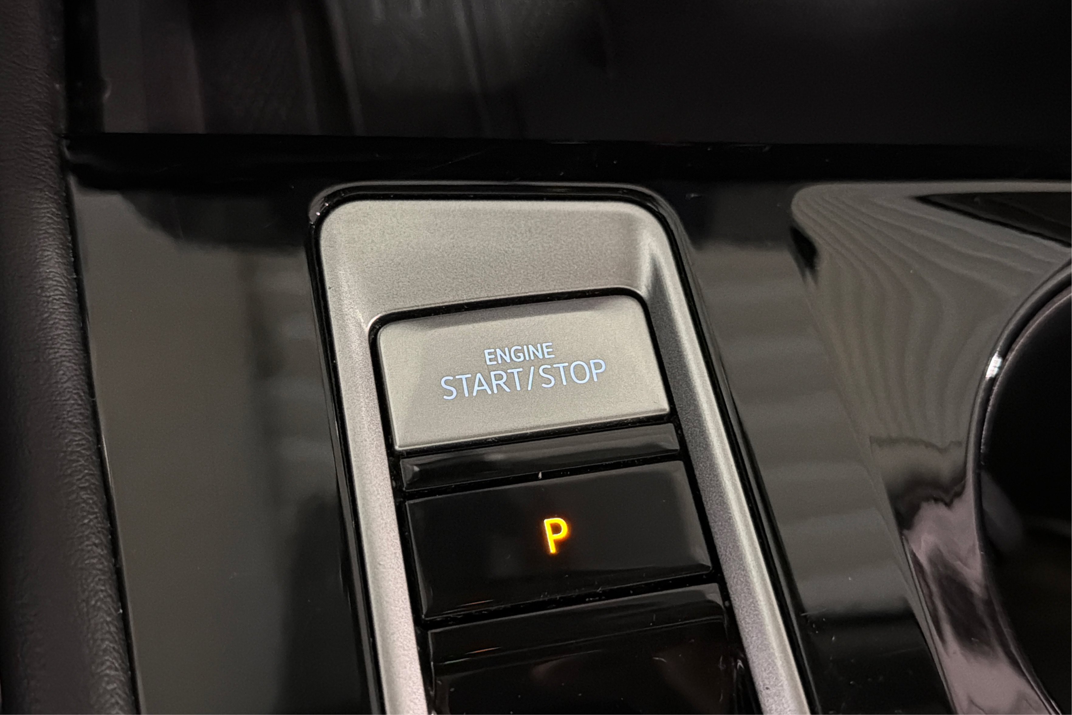 Used 2025 Volkswagen Atlas SE FWD image 32
