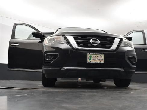 Used 2017 Nissan Pathfinder SV AWD/4WD image 11