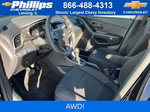 Used 2022 Chevrolet Trax LS w/ Tint and Cruise Package image 7