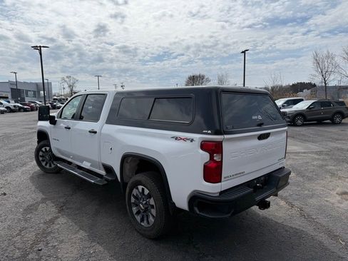 Used 2023 Chevrolet Silverado 2500 Custom w/ Custom Value Package image 4