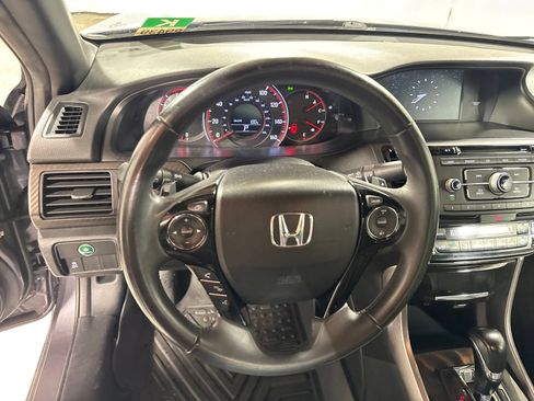 Used 2017 Honda Accord Sport image 19