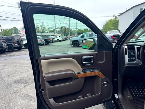 Used 2014 GMC Sierra 1500 SLT w/ SLT Crew Cab Value Package image 17