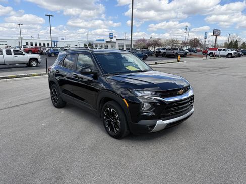 Used 2023 Chevrolet TrailBlazer LT image 1