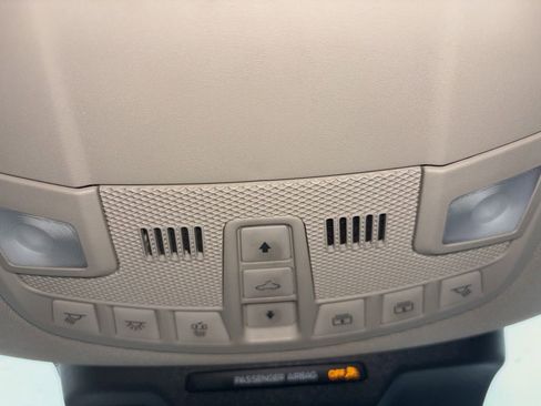 Used 2024 Ford Expedition Limited image 39