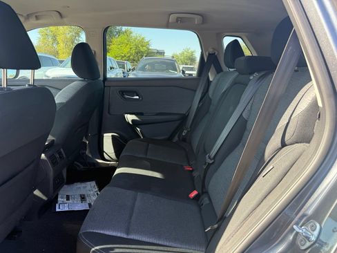 Used 2022 Nissan Rogue SV FWD image 10