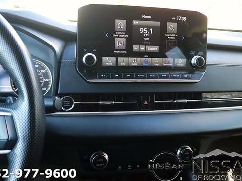 Used 2024 Mitsubishi Outlander SE FWD image 21