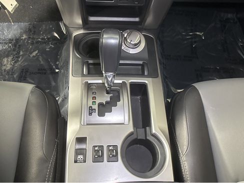 Used 2017 Toyota 4Runner SR5 Premium image 33