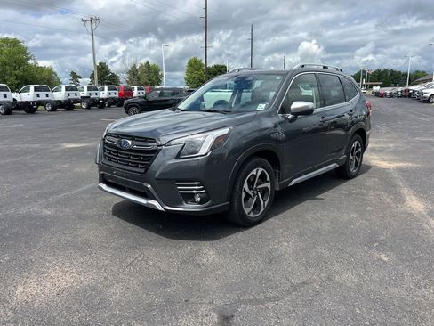 Used 2023 Subaru Forester Touring AWD/4WD image 4
