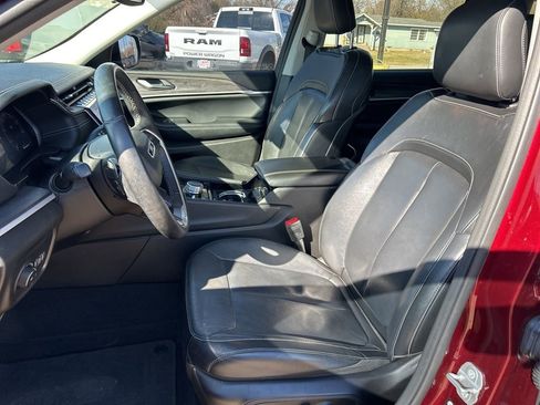 Used 2022 Jeep Grand Cherokee L Limited image 10