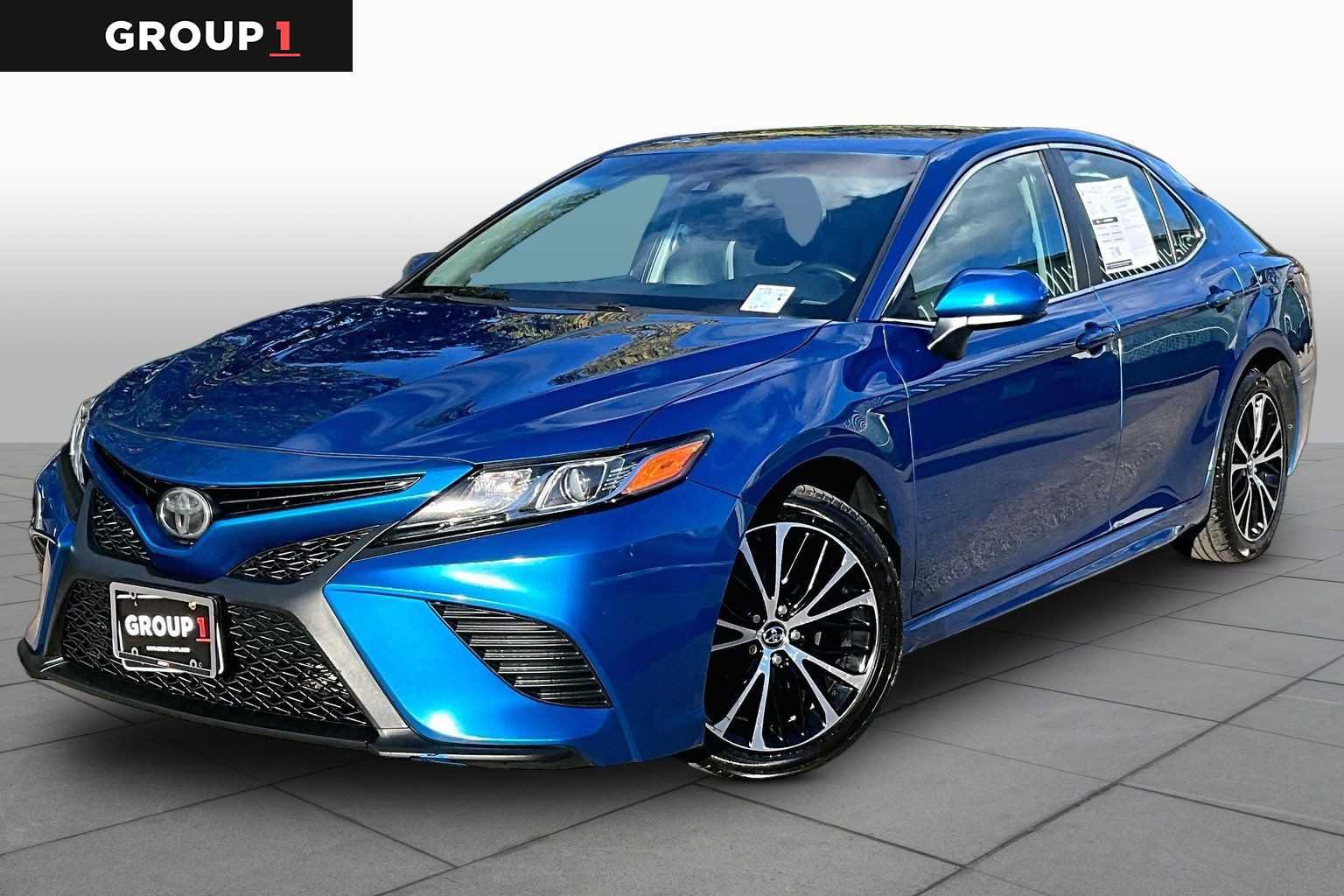 Used 2018 Toyota Camry SE FWD image 1