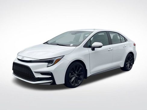 Used 2026 Toyota Corolla SE FWD image 3