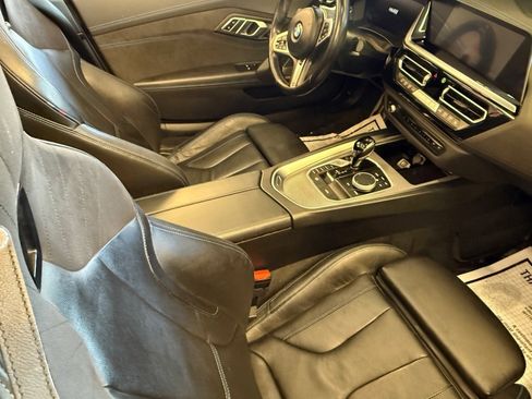 Used 2022 BMW Z4 sDrive30i w/ Premium Package image 12