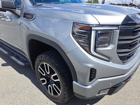 Used 2025 GMC Sierra 1500 AT4 w/ AT4 Premium Package AWD/4WD image 16