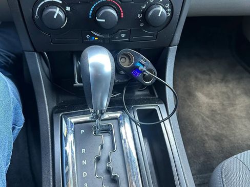 Used 2005 Dodge Magnum SE w/ Convenience Group I RWD image 8