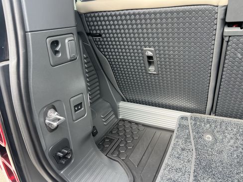 Certified 2022 Land Rover Defender 90 S AWD/4WD image 35