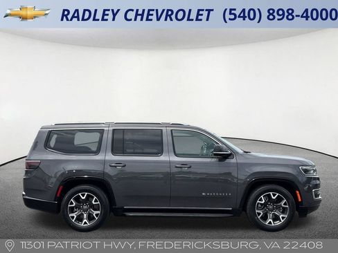 Used 2024 Jeep Wagoneer Series III AWD/4WD image 20