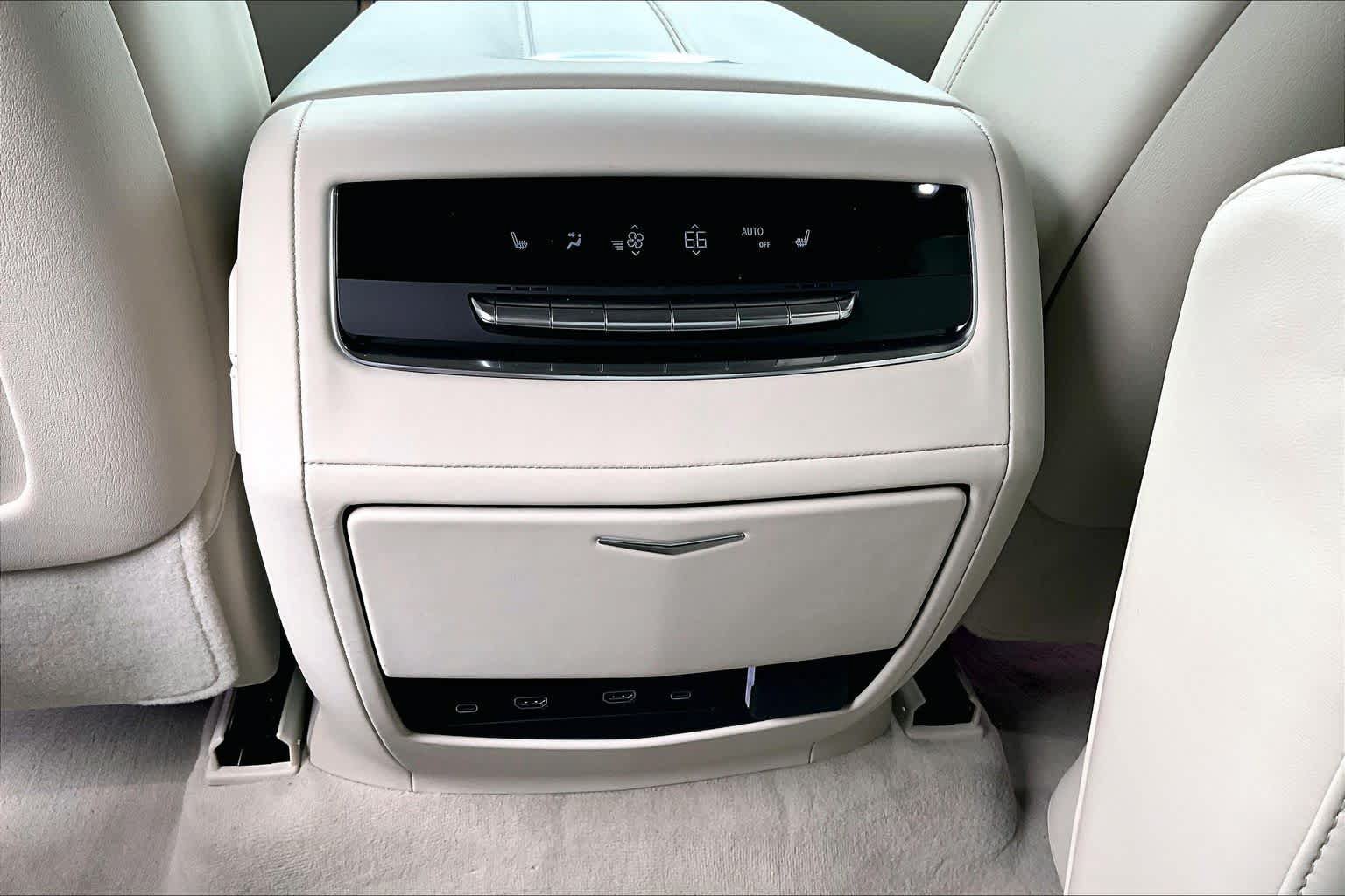 Used 2025 Cadillac Escalade Sport Platinum AWD/4WD image 38