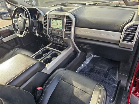 Used 2017 Ford F250 Lariat w/ Chrome Package image 15