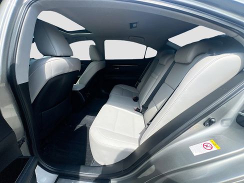 Used 2016 Lexus ES 350 w/ Premium Package w/Wood Trim FWD image 24