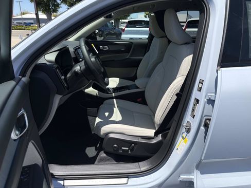 New 2026 Volvo XC40 B5 Plus w/ Protection Package Premier AWD/4WD image 13