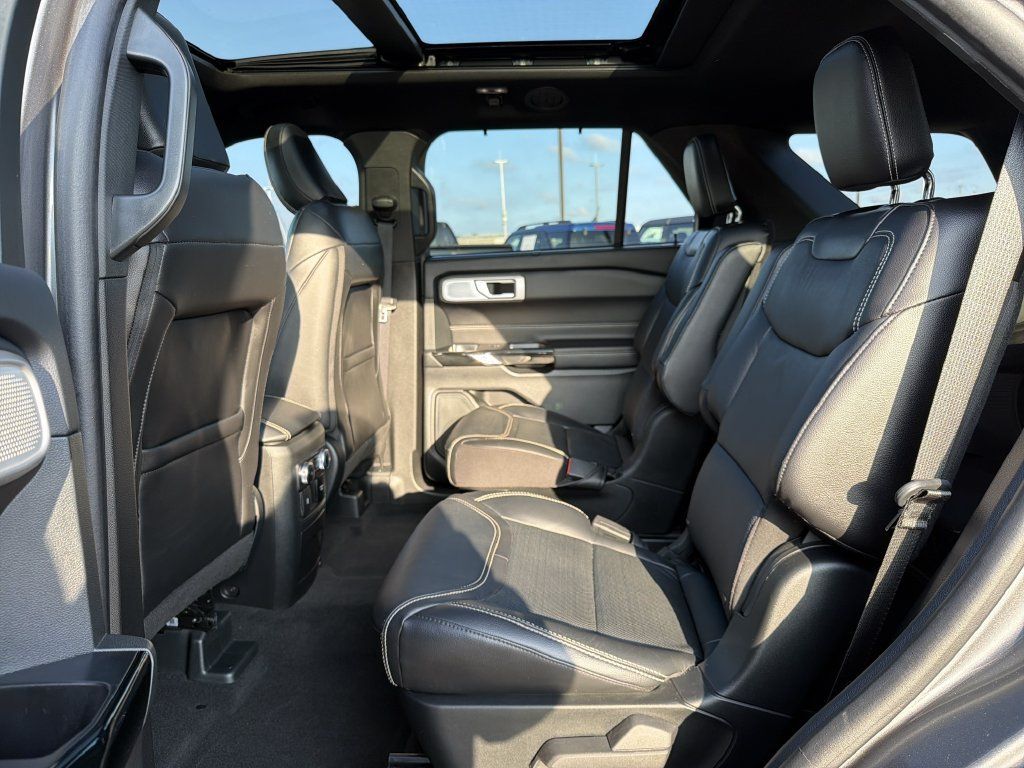 Used 2023 Ford Explorer ST w/ Equipment Group 401A AWD/4WD image 13