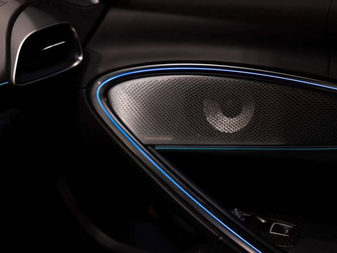 Used 2023 McLaren Artura image 21