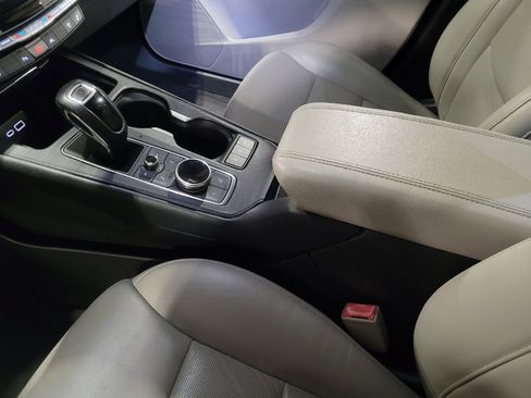 Used 2019 Cadillac XT4 Premium Luxury FWD image 26