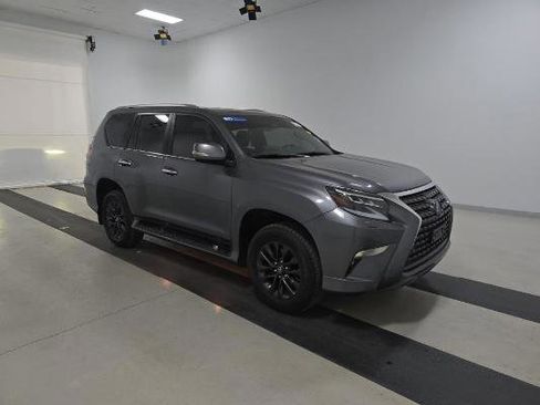 Used 2023 Lexus GX 460 Premium w/ Premium Package image 3