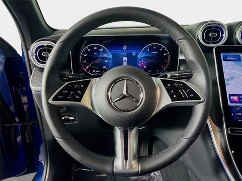Used 2025 Mercedes-Benz GLC 300 image 13