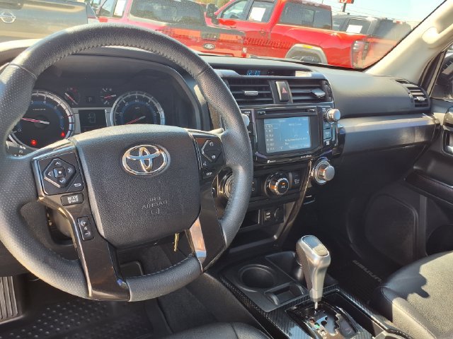 Used 2017 Toyota 4Runner TRD Off-Road Premium AWD/4WD image 4