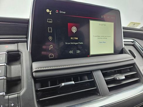 Used 2024 GMC Yukon XL SLT image 13