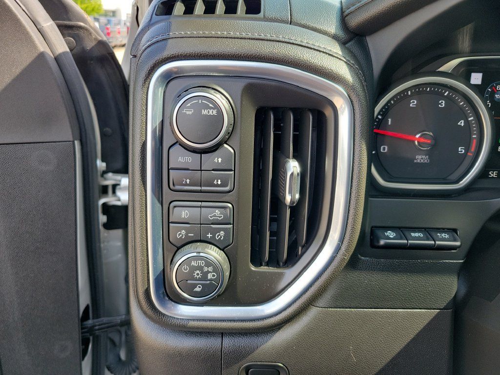 Used 2022 Chevrolet Silverado 2500 LTZ w/ LTZ Plus Package AWD/4WD image 23