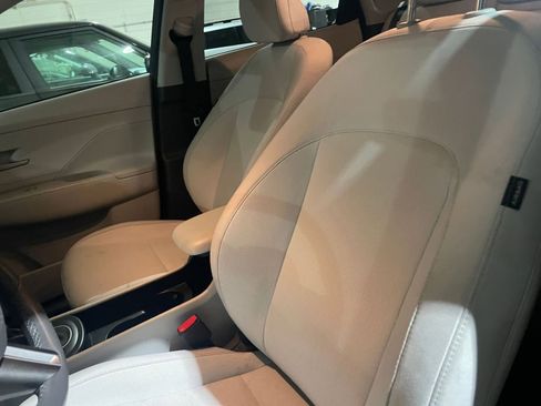 Used 2025 Hyundai Kona SEL image 36