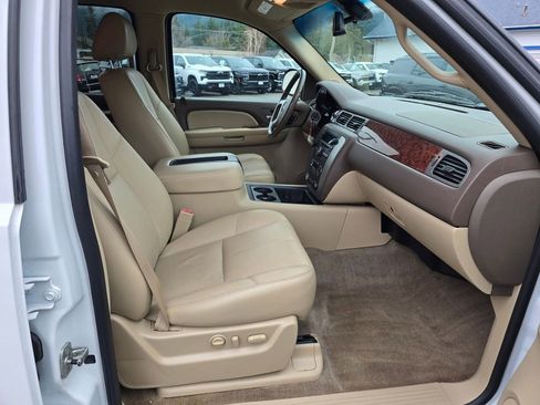 Used 2009 GMC Yukon SLT w/ Preferred Package image 12