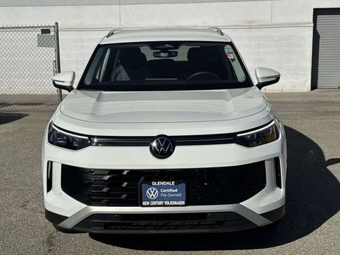 Certified 2025 Volkswagen Tiguan S image 2