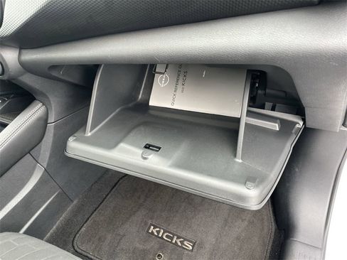 Used 2021 Nissan Kicks SV image 33