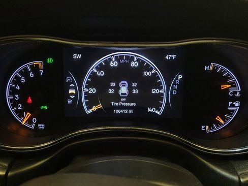 Used 2019 Jeep Grand Cherokee Altitude image 23