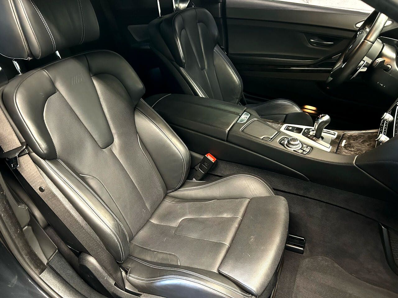 Used 2013 BMW M6 Coupe w/ Executive Pkg RWD image 21
