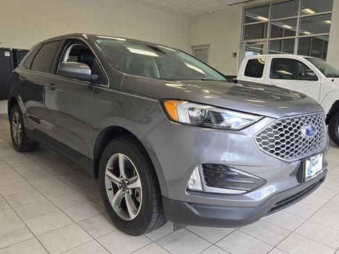 Used 2024 Ford Edge SEL w/ Convenience Package AWD/4WD image 3