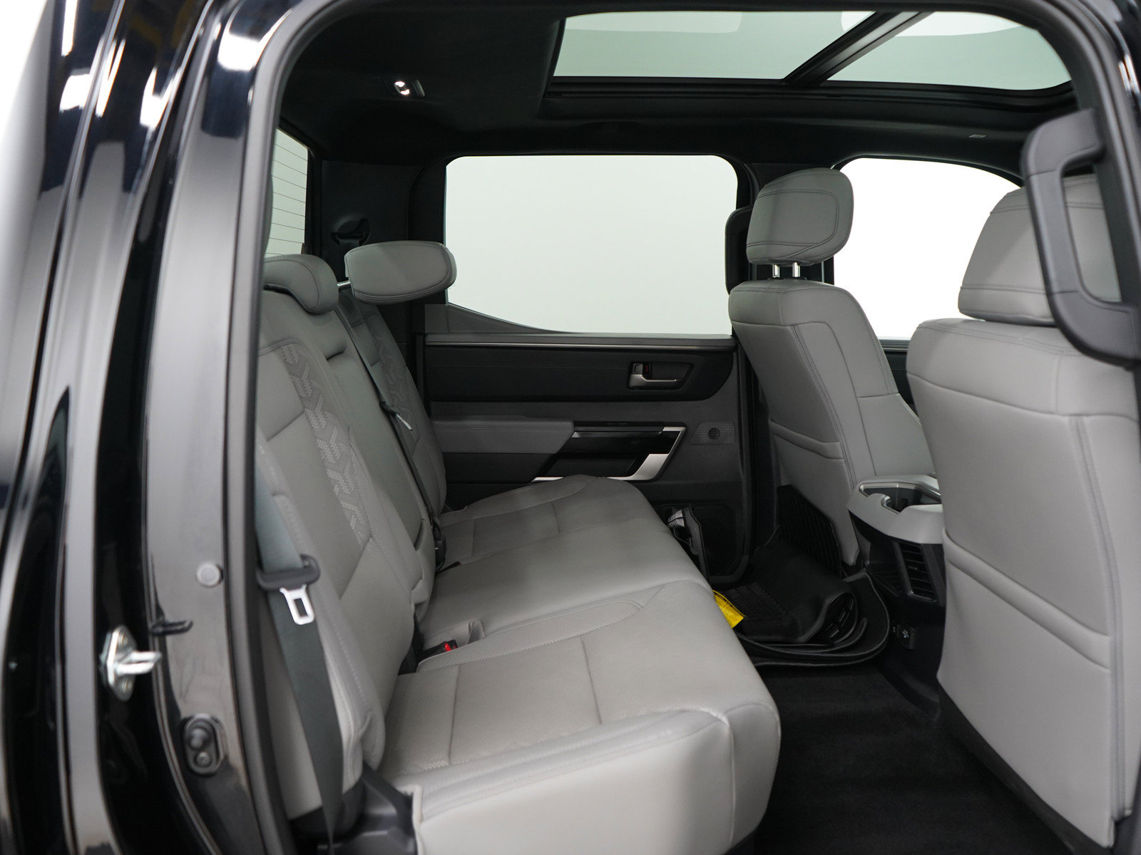 Used 2025 Toyota Tundra Limited AWD/4WD image 12